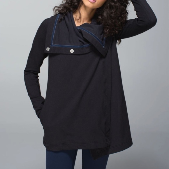 Lululemon Savasana Wrap in Black (Size 4) - Picture 1 of 11